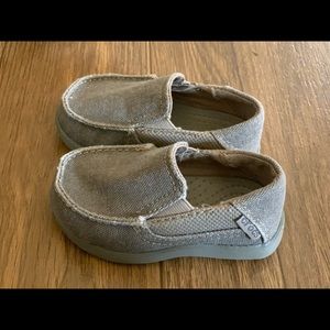 Toddler crocs sz 6 canvas shoes